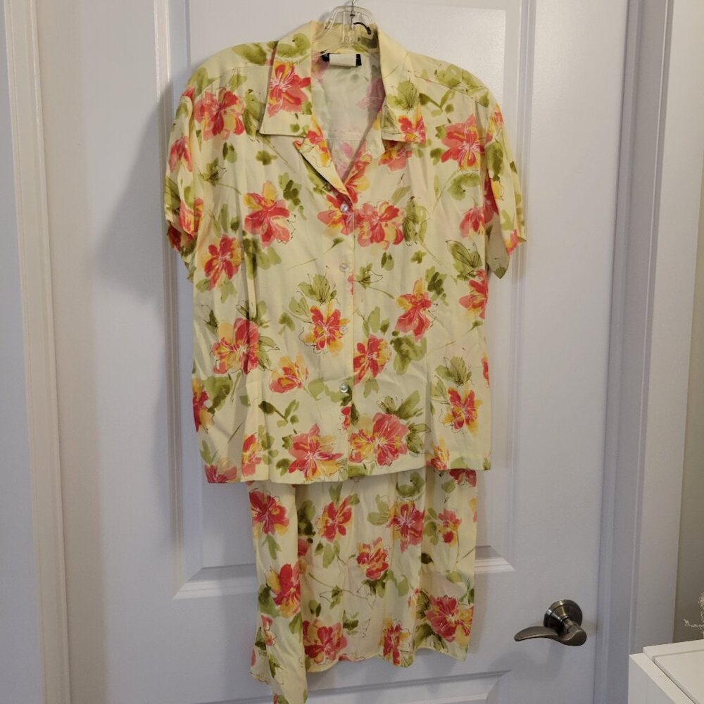 Vintage Rainbow Bridge Floral Short-Sleeved Light Blouse and Midi Skirt Set